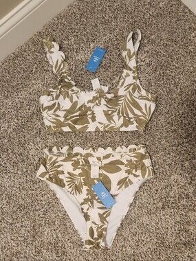 Cupshe Olive Leaf Print Two-Piece Swim Set - NWT